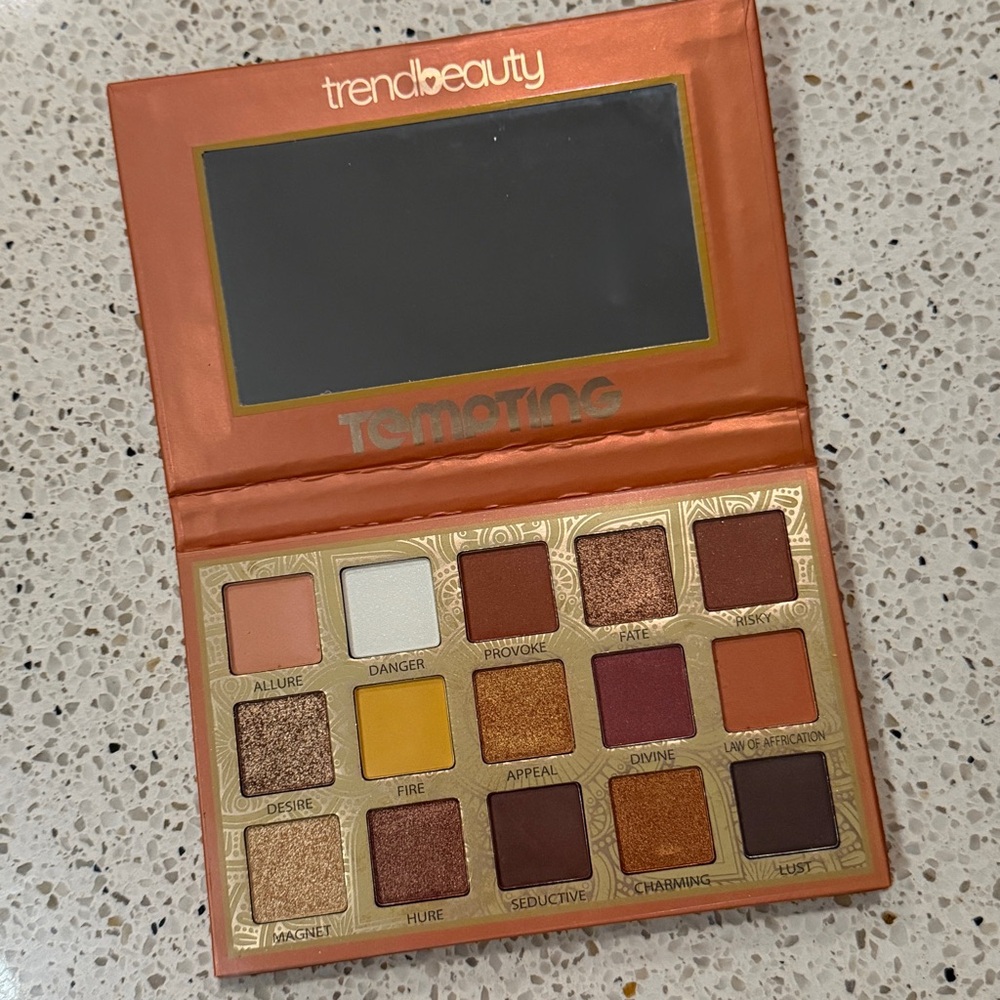 NWT Trend Beauty Tempting Eyeshadow Palette